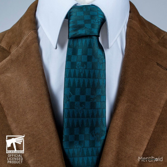 Warhammer 40,000: Orks Necktie and Pin Set