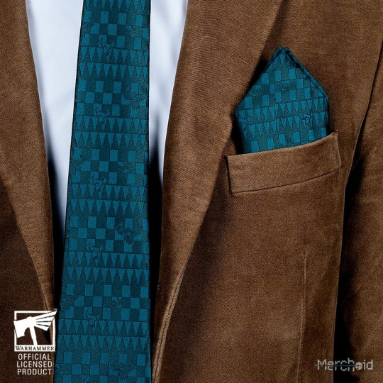 Warhammer 40,000: Orks Necktie and Pin Set