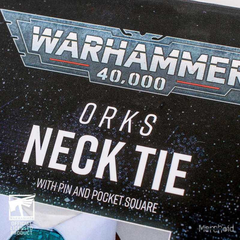 Warhammer 40,000: Orks Necktie and Pin Set