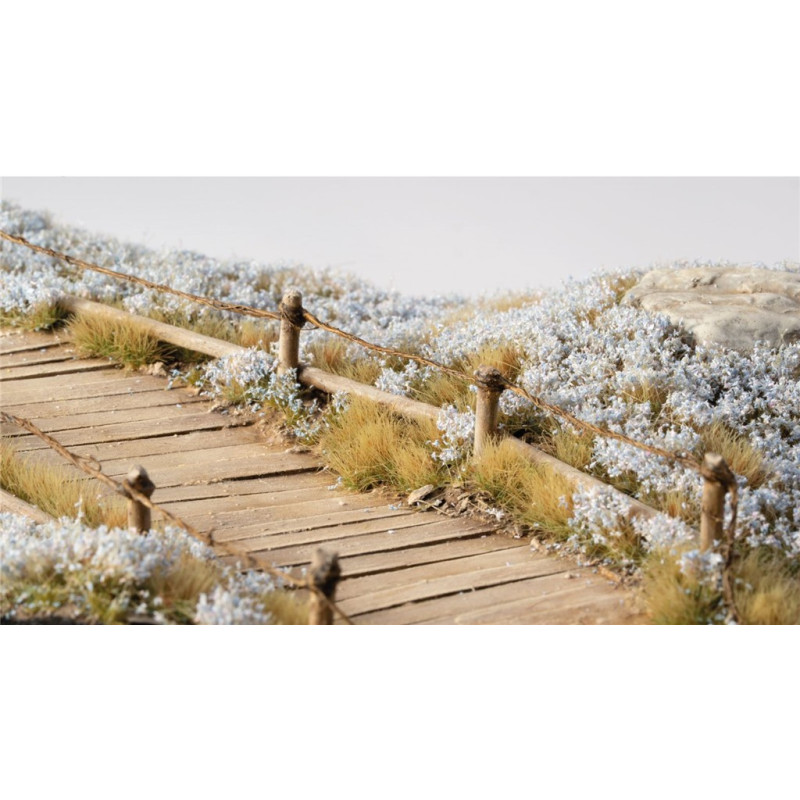 Gamers Grass: Light Blue Lilac Flowers