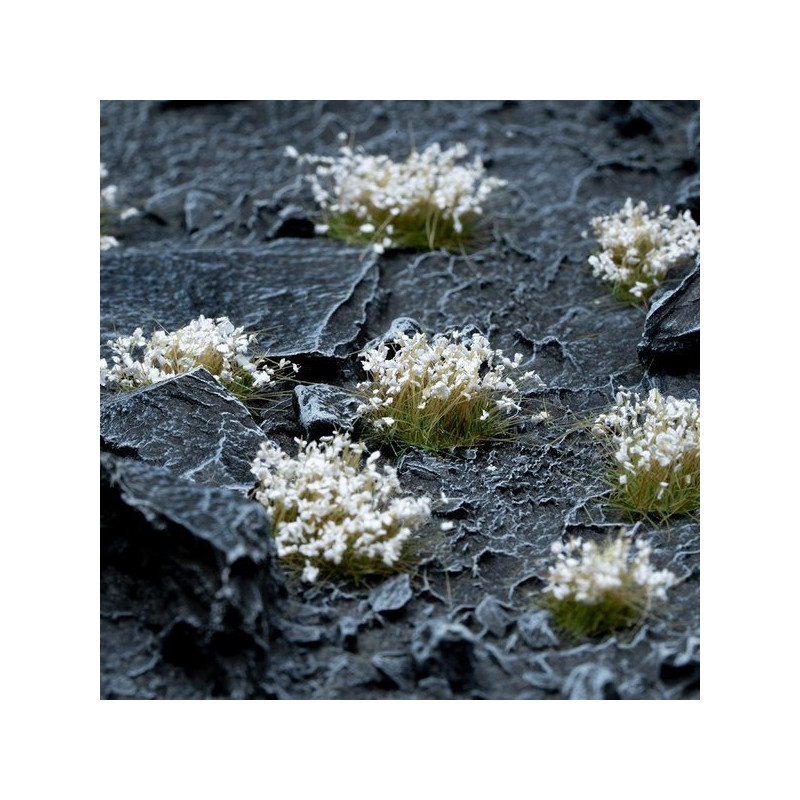 Gamers Grass Tufts: White Flowers